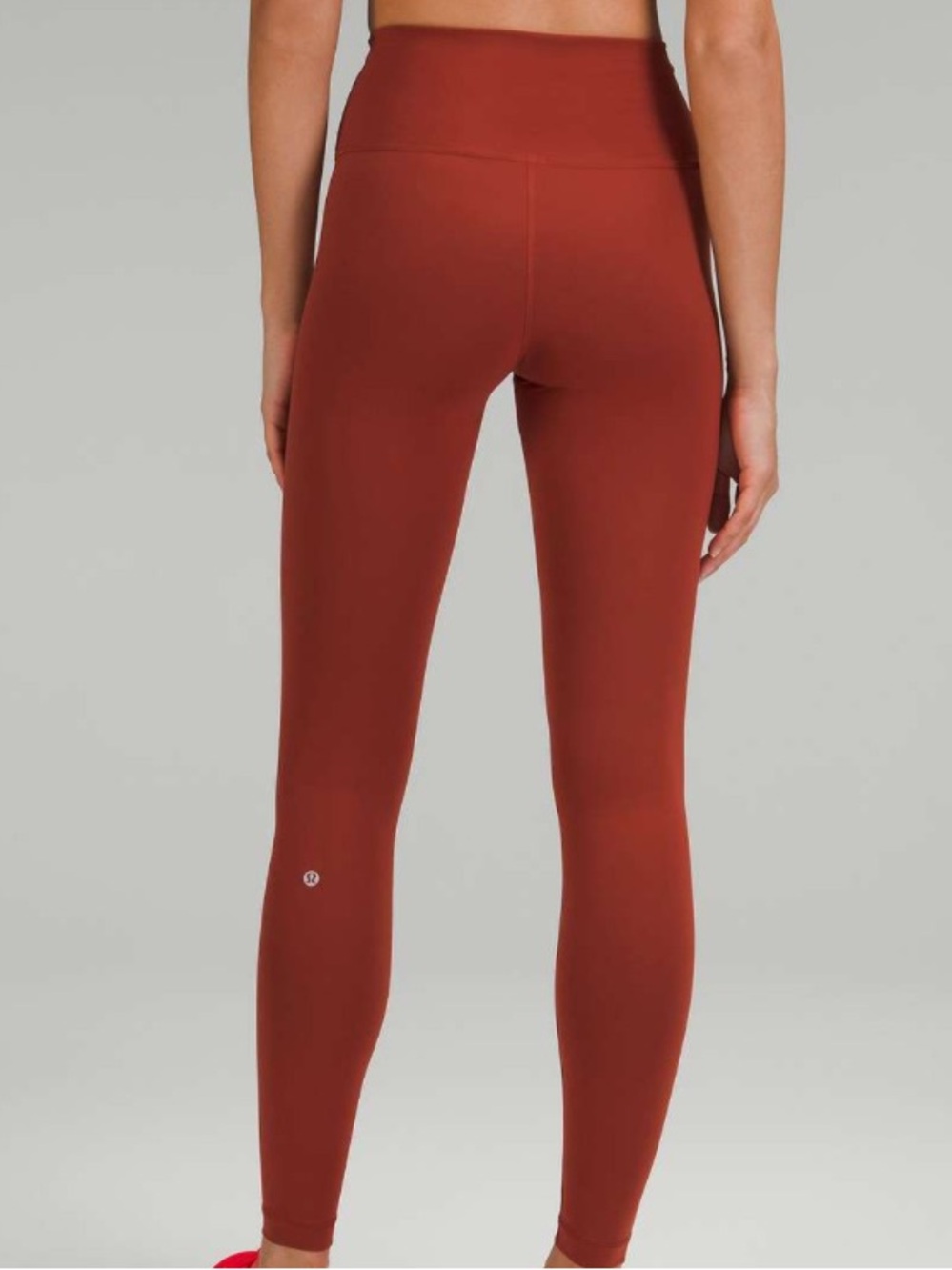 Lululemon Wunder Train High-Rise Tight 28" in
Cayenne Size 4 LIKE NEW